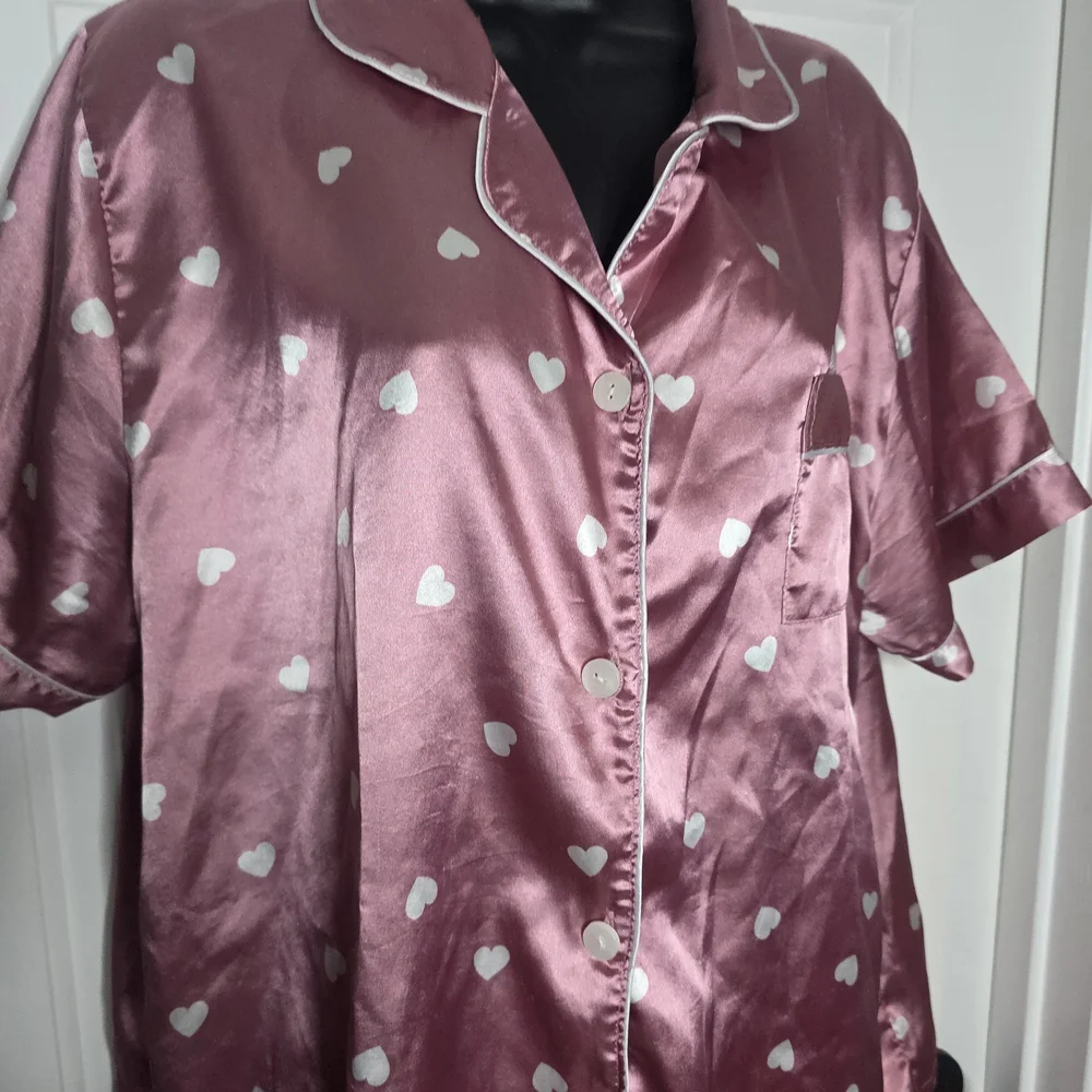 Heart-Print Satin Short Pajama Set in Dusty Rose - Picture 2 of 3